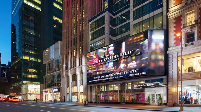 Hilton Garden Inn New York - Times Square Central Exterior photo